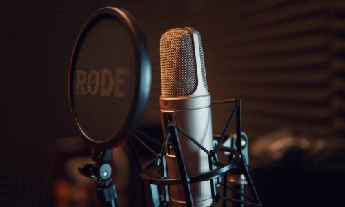 Cari Jasa Voice Over Profesional? Creativism Solusinya