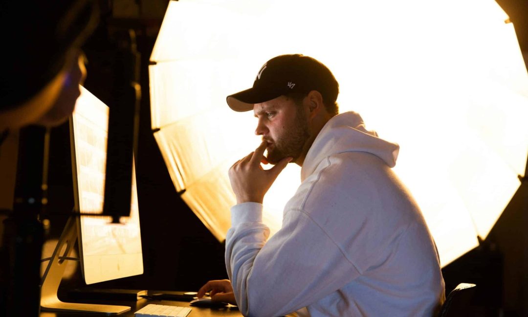 Tugas Admin Sosial Media