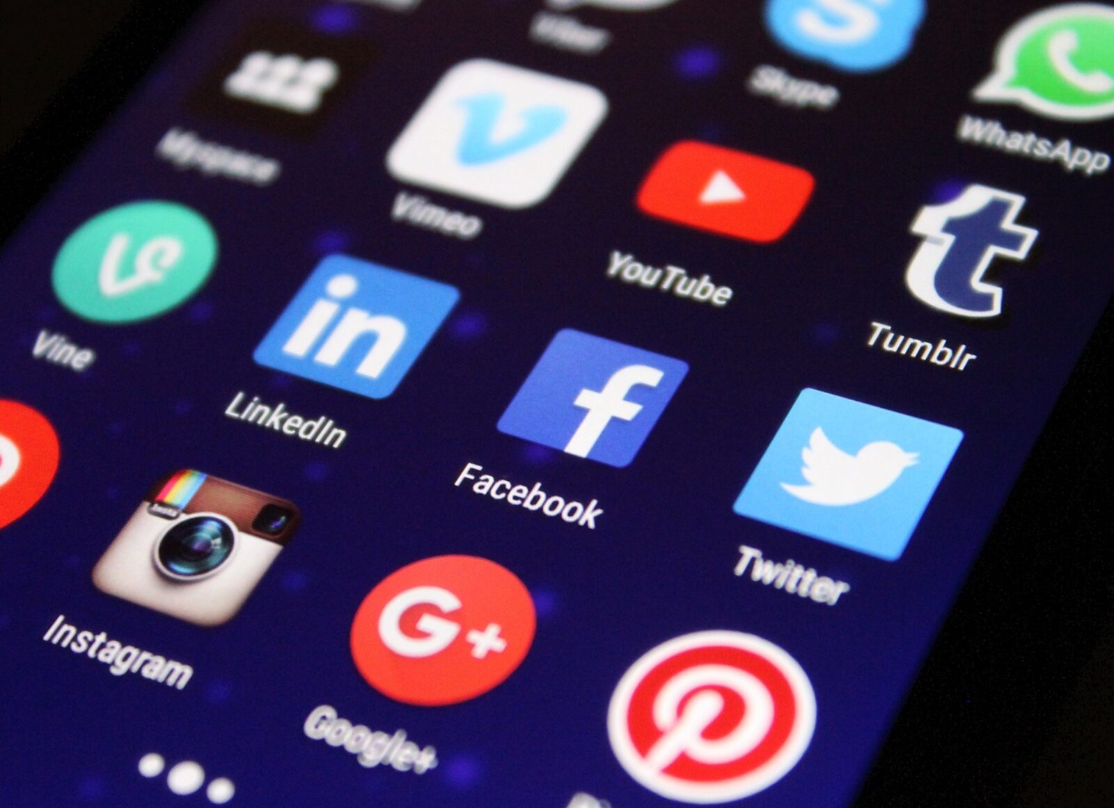 Format Ads yang Bisa Digunakan untuk Menampilkan Carousel Adalah