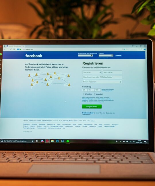 kelebihan dan kekurangan facebook