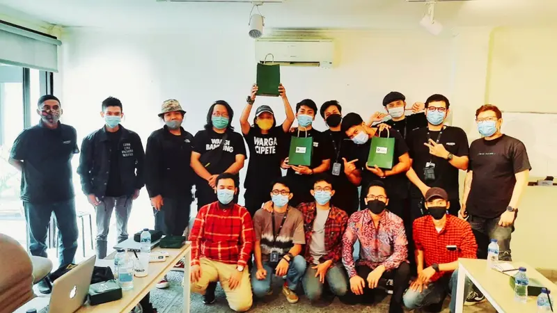 Tim Sintesa Sinergi Solusi dalam sesi pelatihan sertifikasi