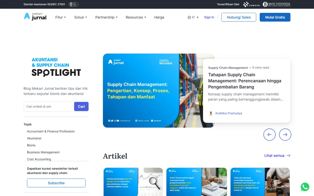 Screenshot halaman blog Mekari Jurnal dengan artikel sorotan Supply Chain Spotlight, kolom pencarian, daftar topik, dan kotak langganan newsletter