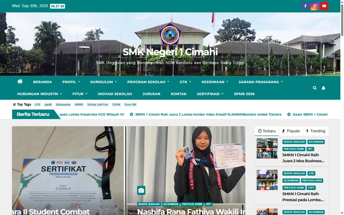 Screenshot beranda website SMK Negeri 1 Cimahi dengan menu SPMB 2026 dan berita prestasi siswa