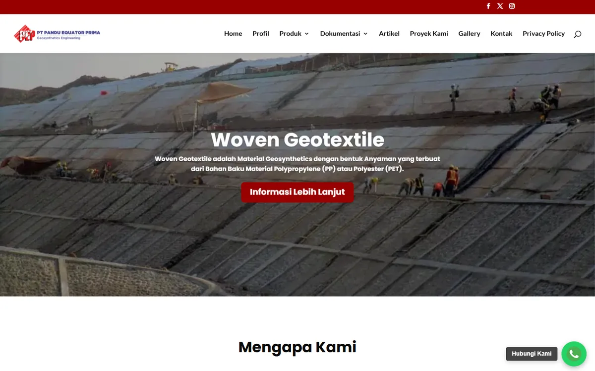 Tampilan beranda website PT Pandu Equator Prima (pandu-equator.com): menu produk, dokumentasi, proyek, dan slider Woven Geotextile dengan foto pemasangan di lapangan