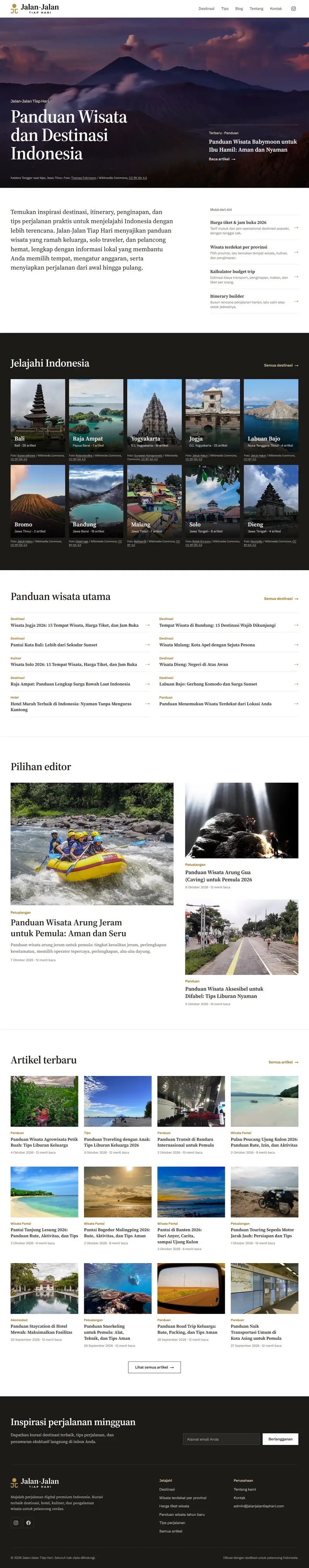 Halaman depan website Jalan Jalan Tiap Hari (jalanjalantiaphari.com), majalah perjalanan, satu halaman penuh